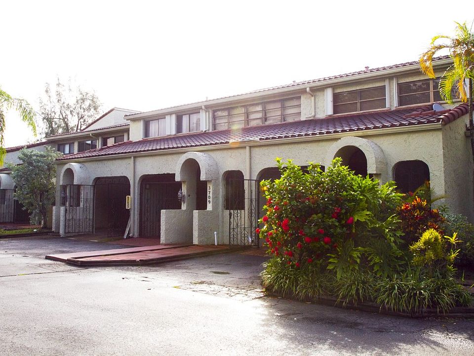 1st image of 3709 Estepona Ave