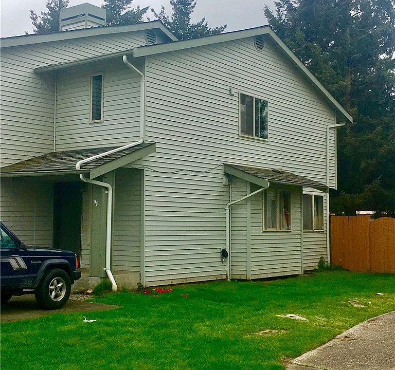 2nd image of 3415 M Pl SE APT B