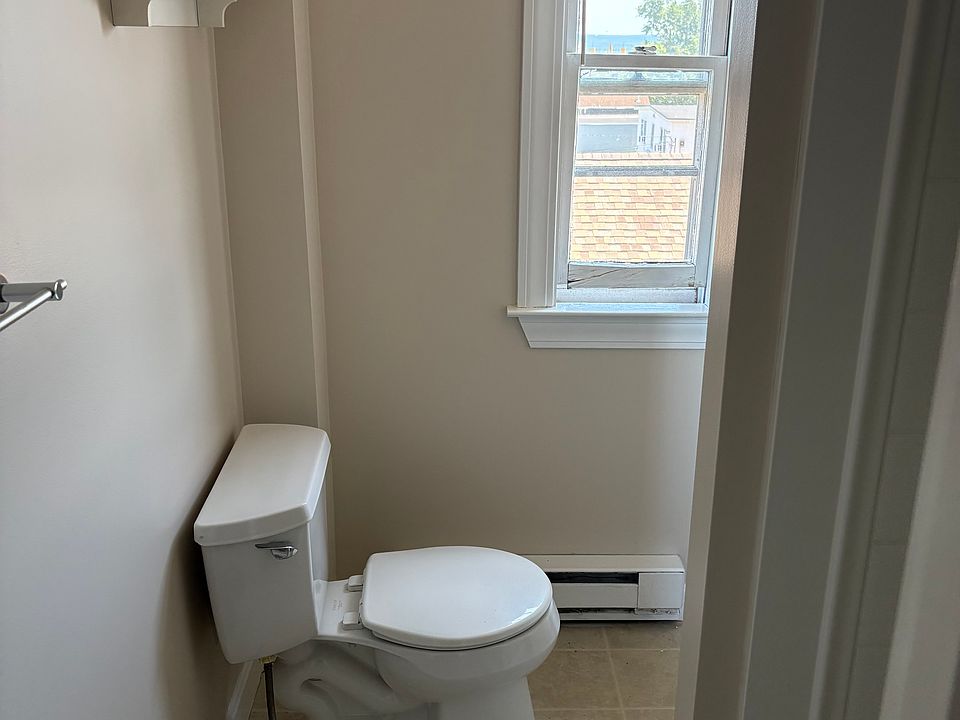2nd image of 39 Old Orchard St #6