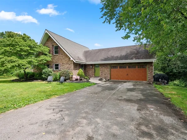 362 Ridge Rd, Zelienople, PA 16063