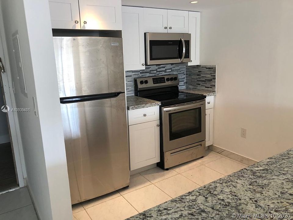 1st image of 555 NE 123rd St APT 409