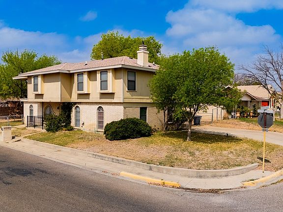 2nd image of 1801 Royal Ridge Dr