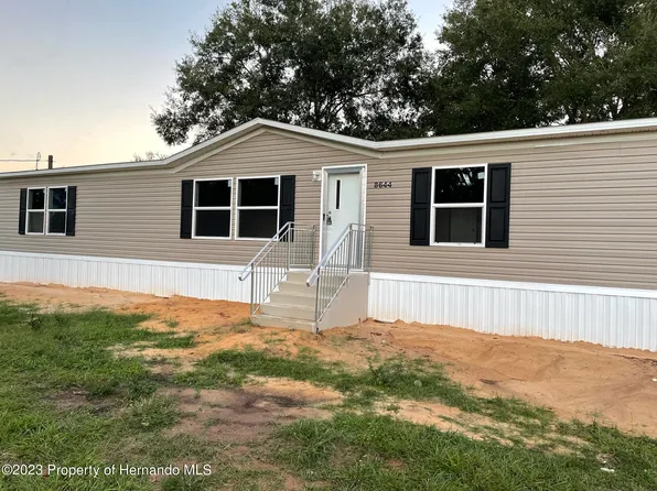 8644 Ashley St, Zephyrhills, FL 33540