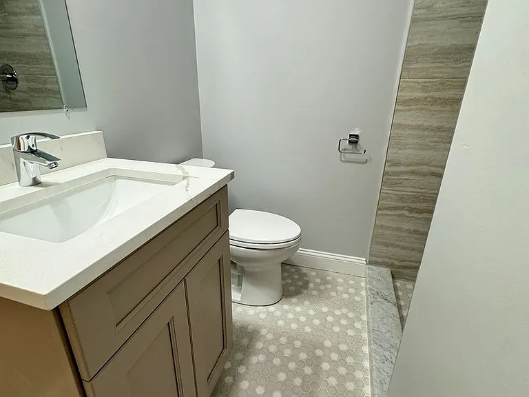 544 Whitney Ave — Photo 35