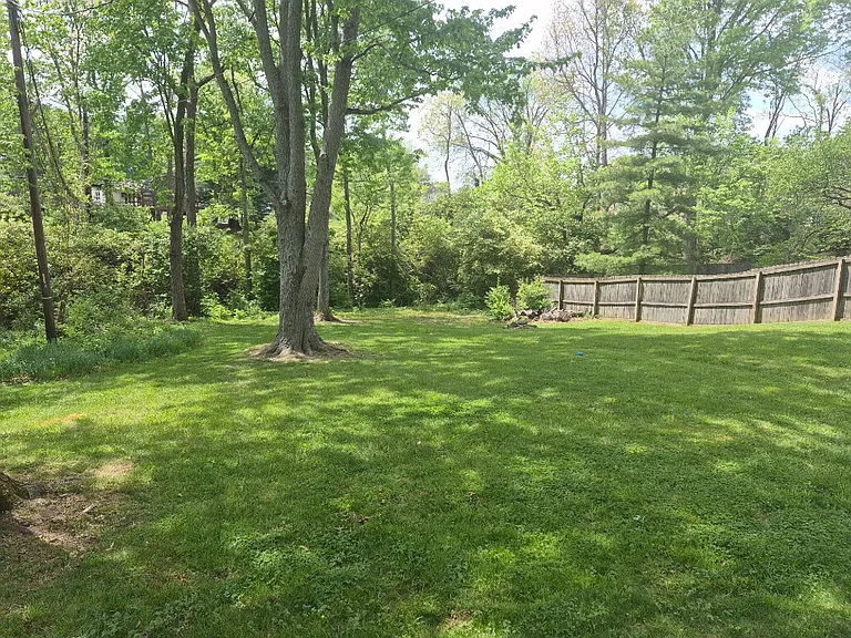 8511 Coran Dr — Photo 21