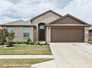 320 Foxhunter St, Fort Worth, TX 76131
