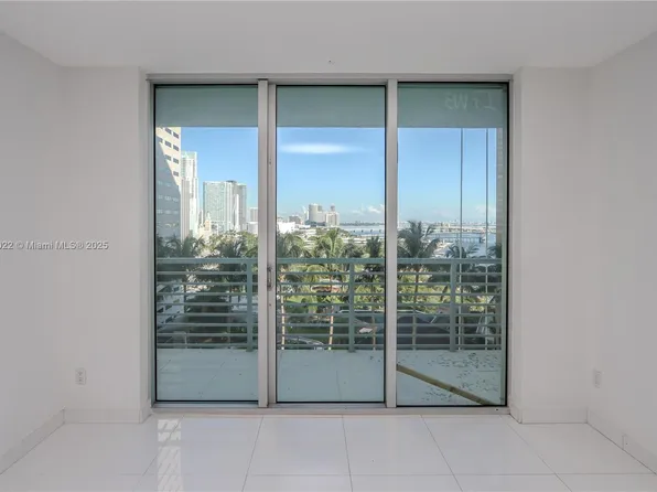 325 Biscayne Blvd #1722, Miami, FL 33130