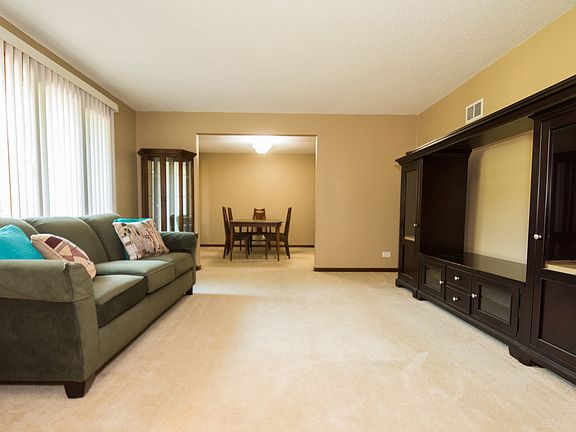 2nd image of 8441 Teakwood Ct