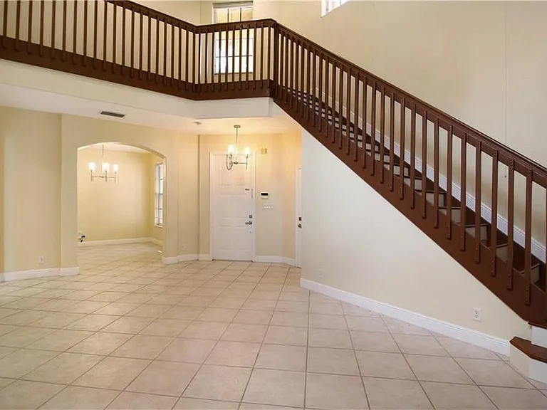 5873 NW 120th Ter — Photo 3