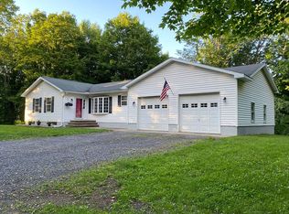 370 Gilbert Mills Rd, Phoenix, NY 13135