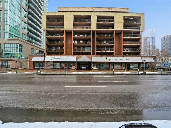 718 S 12th Ave SW #704, Calgary, AB T2R 0H7