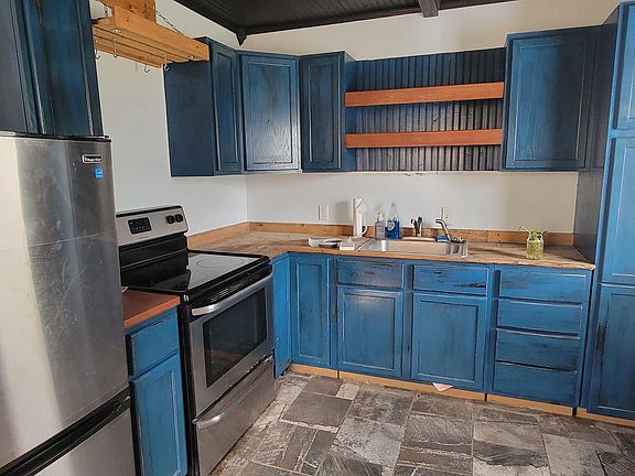 2nd image of 1314 N Blackburn Ave