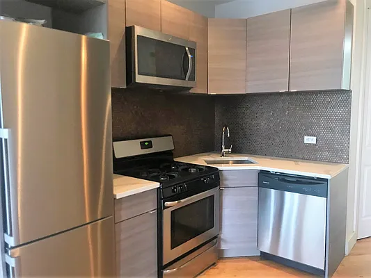 Rented by EXR | media 10
