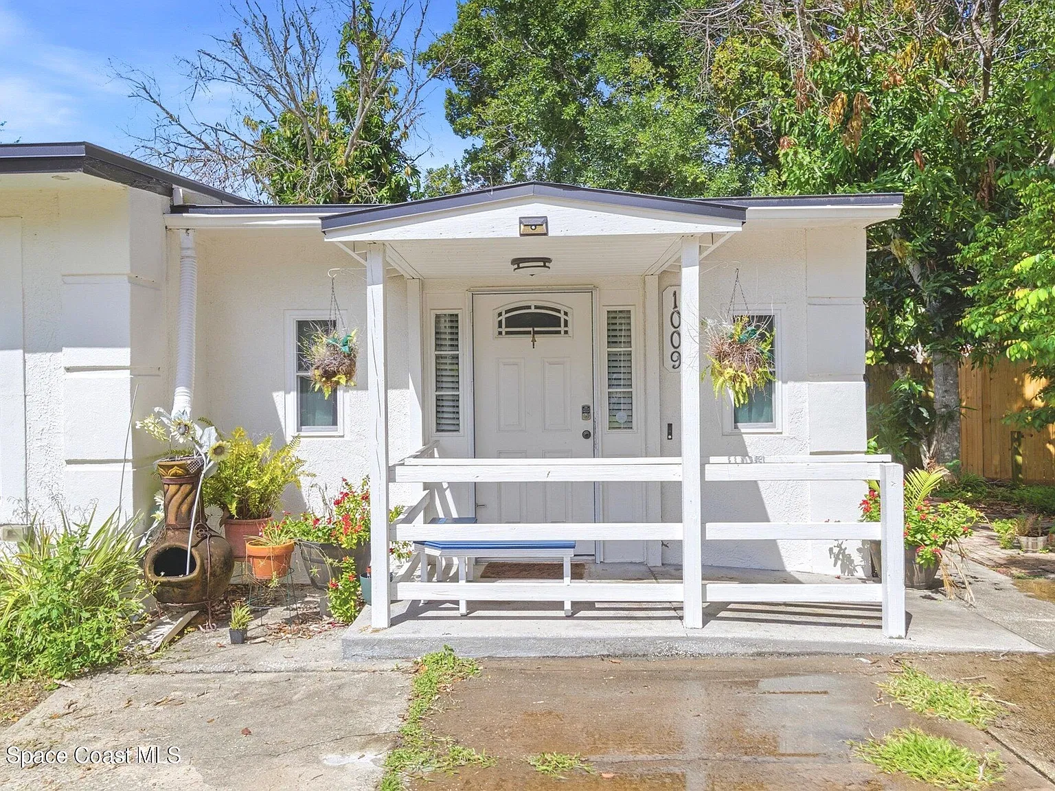 3 bed, 2.0 bath, 968 sqft, $1,850 — Photo 3