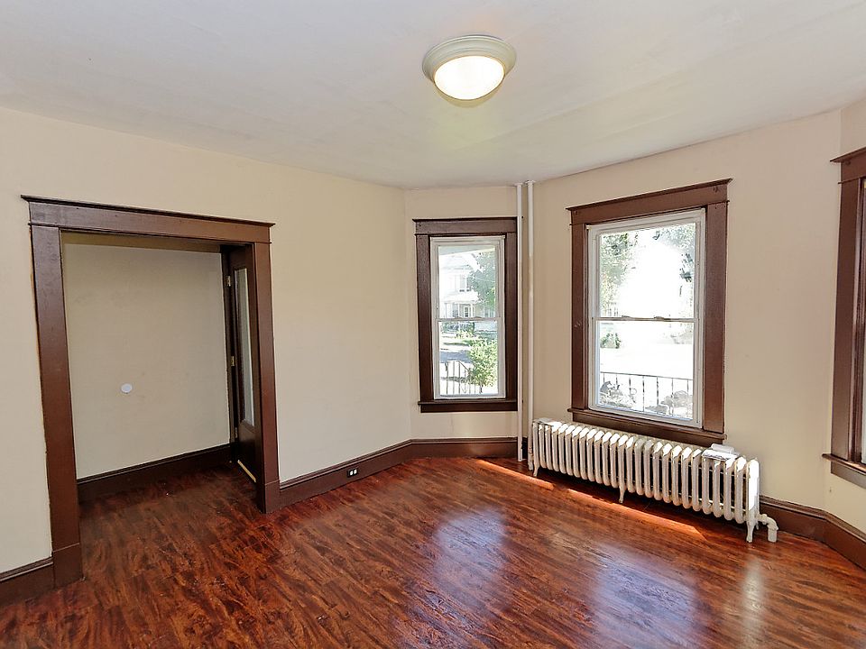 1st image of 542 Mercer St #1