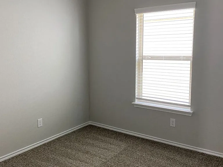 8226 Noble Crst — Photo 6