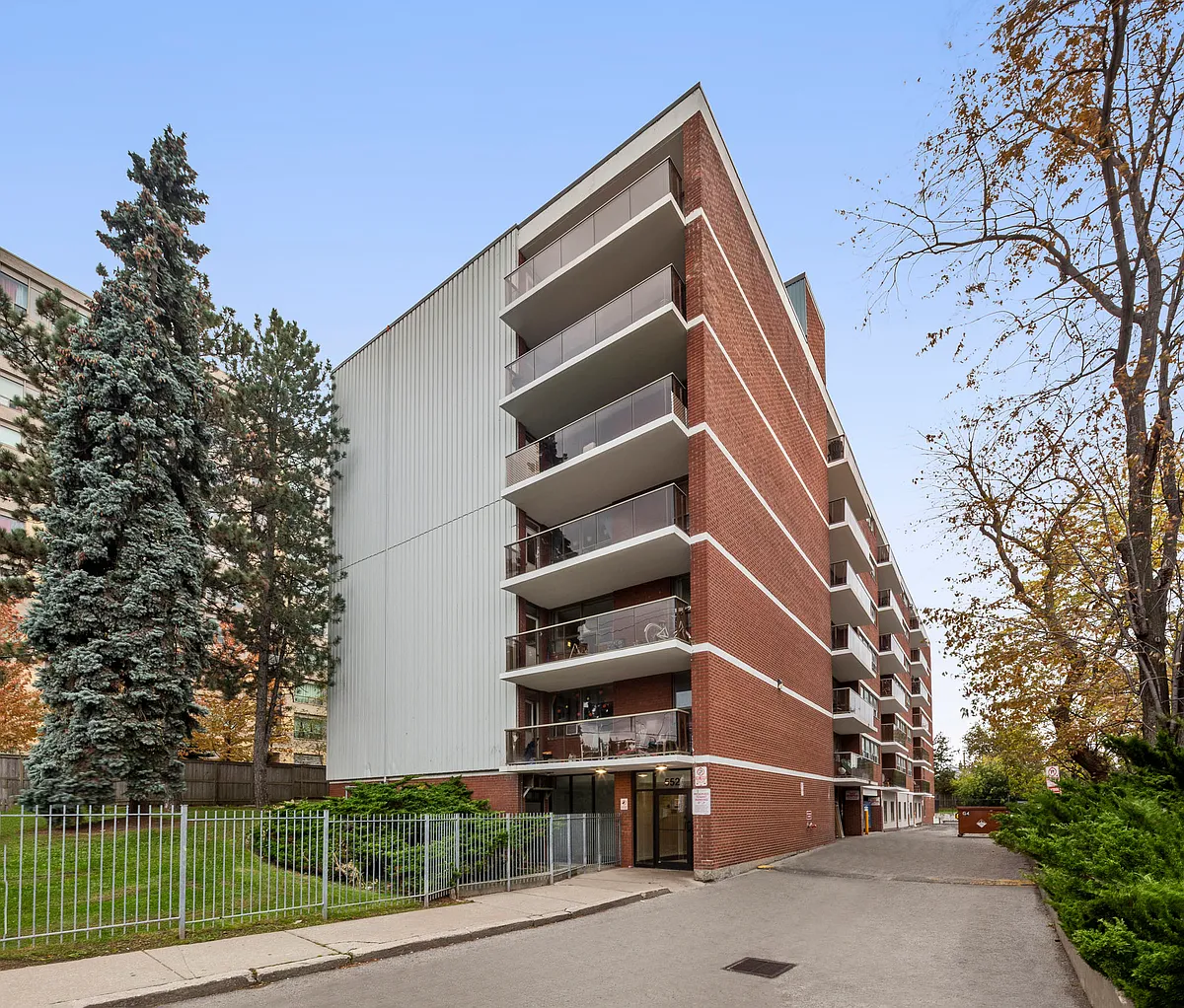 Building Photo - 552 Birchmount Rd