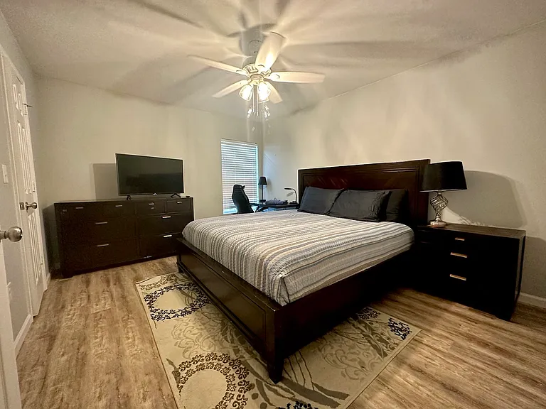 1045 Clairise Ct — Photo 4
