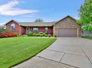 831 Streamside Ln, Clearwater, KS 67026