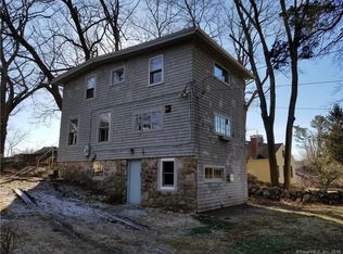 153 Clift St, Groton, CT 06355