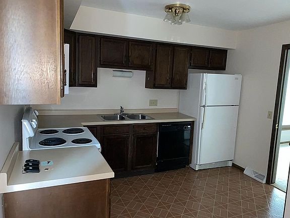 5th image of 1647 Park Ave