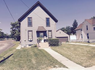 418 Bluff City Blvd, Elgin, IL 60120