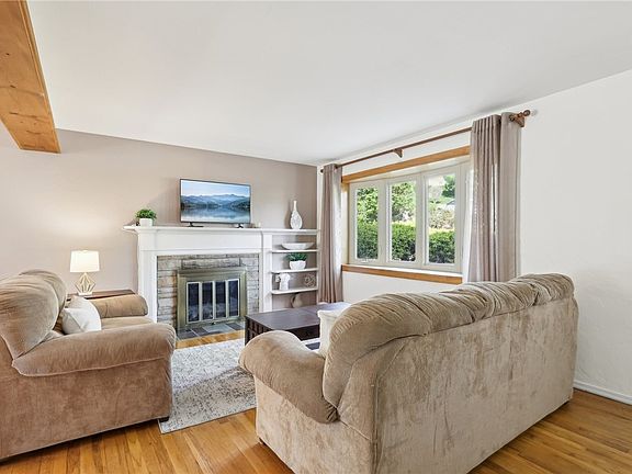4th image of 350 Saratoga Dr