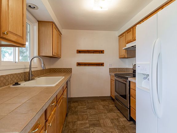 5th image of 1707 SE 168th Ave