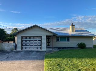 109 Cypress Dr E, East Palatka, FL 32131