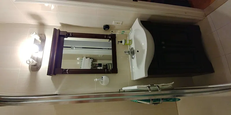 Rented by 50 Stanhope LLC | media 36