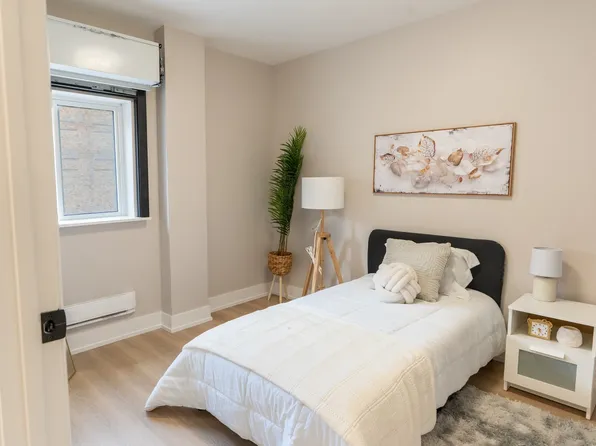 376 Richmond St, London, ON