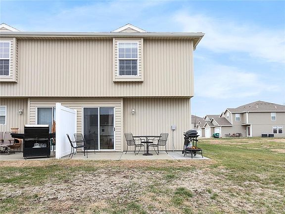 4th image of 1547 SW Shelby Ct