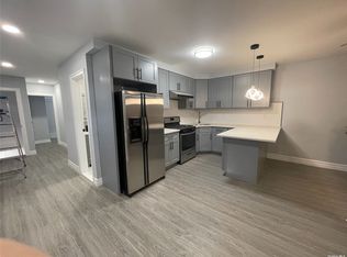 119-50 7th Ave, College Pt, NY 11356