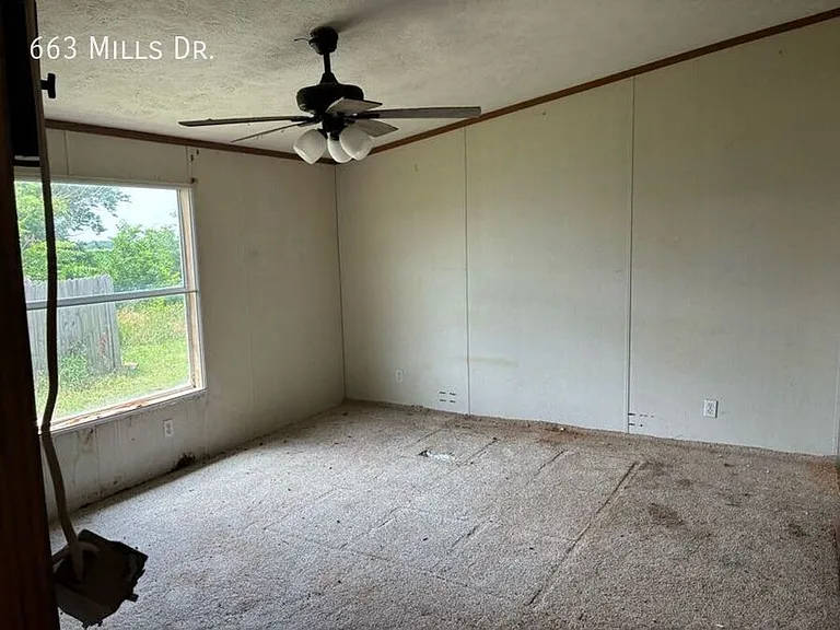 663 E Mills Dr — Photo 11