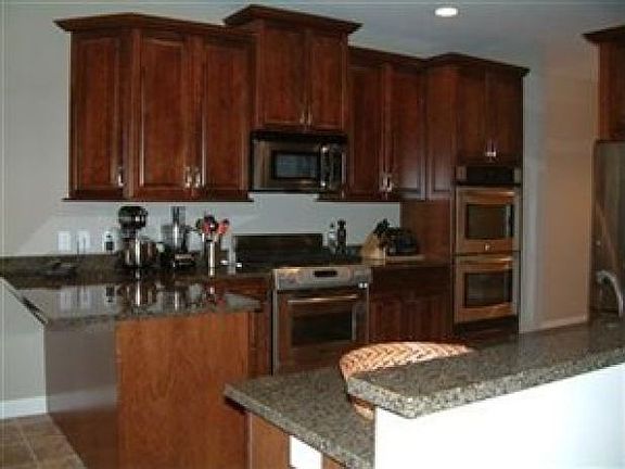 5th image of 122 Westwind Dr NE