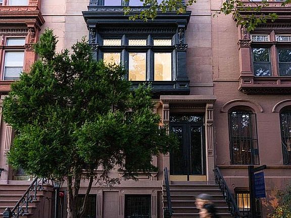 3rd image of 481 Madison St