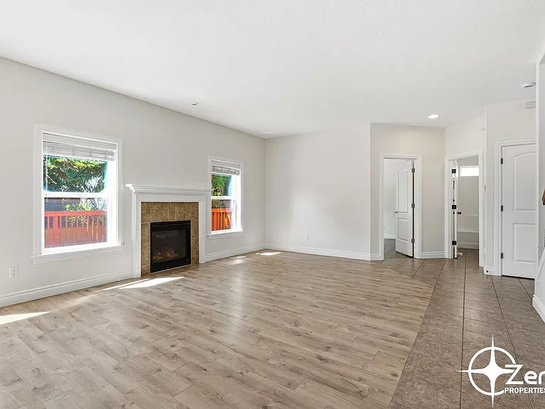 1107 NE 127th St — Photo 8