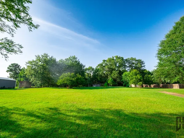 389 Country Club Cir, Minden, LA 71055