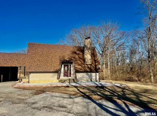 700 Moonglow Rd, Walnut Hill, IL 62893