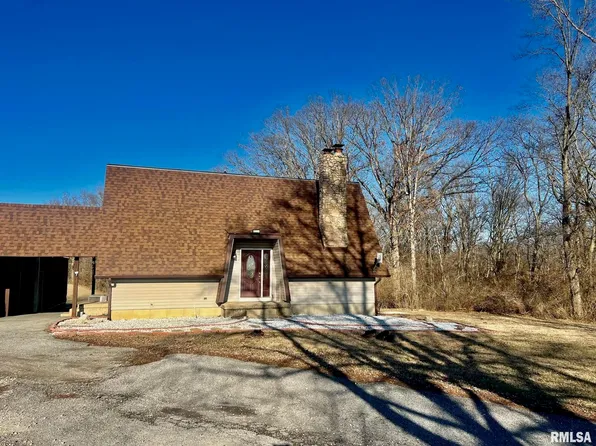 700 Moonglow Rd, Walnut Hill, IL 62893