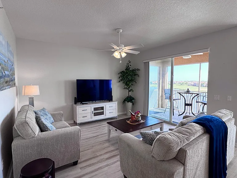 6828 Toland Dr #402 — Photo 8