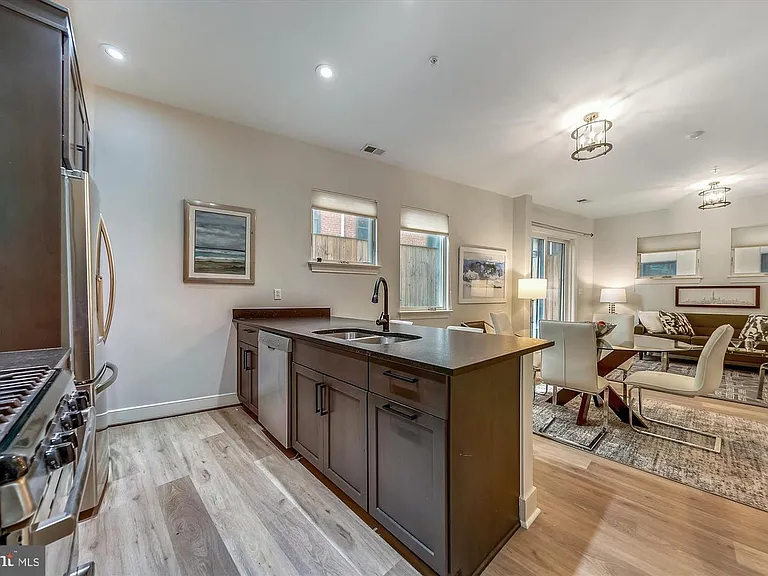 2360 Champlain St NW #1.4 — Photo 13