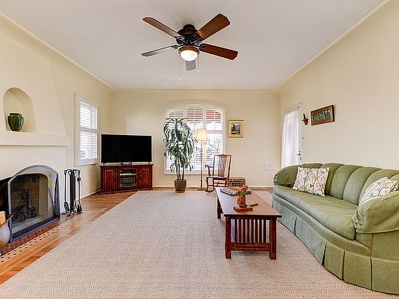 3rd image of 3212 McKinley St