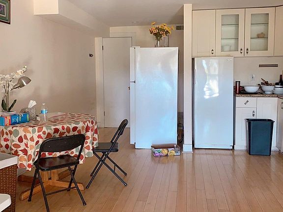 4th image of 434 Cortland Ave #1