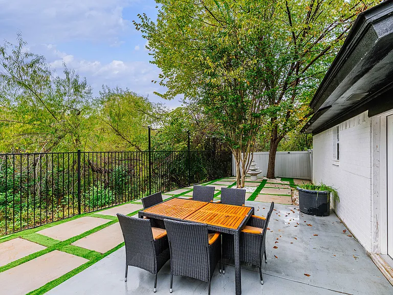 3800 Driskell Blvd — Photo 30