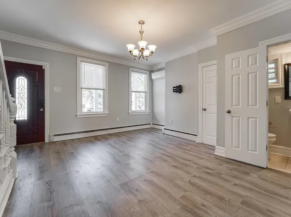 214 Olean Avenue image 6 of 37