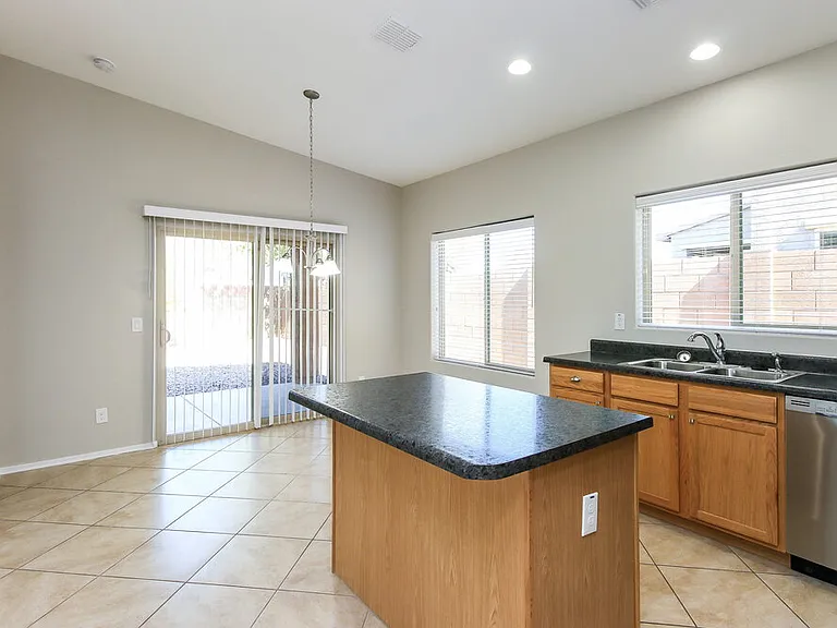 2694 E Hickory St — Photo 7