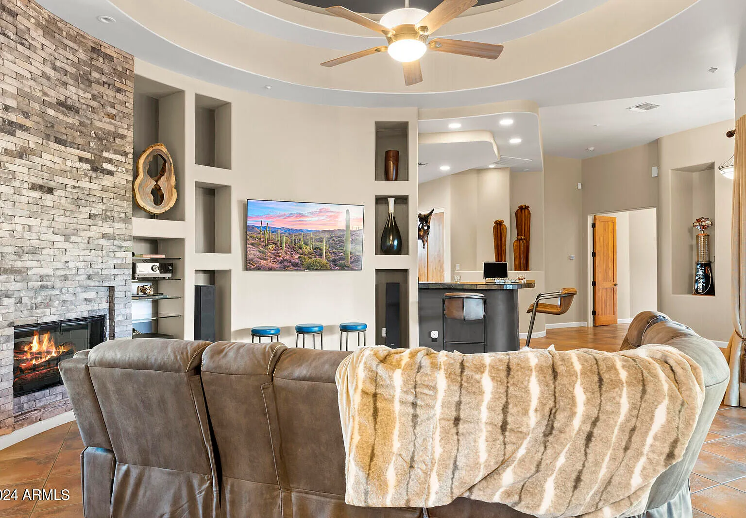4 bed, 4.5 bath, 3357 sqft, $10,000 — Photo 4