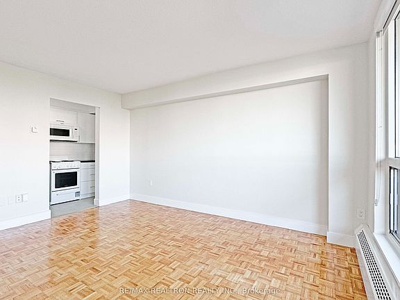 3rd image of 666 Spadina Ave #1106