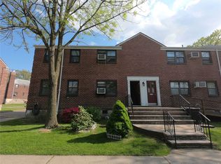 160-48 17th Ave #2, Whitestone, NY 11357